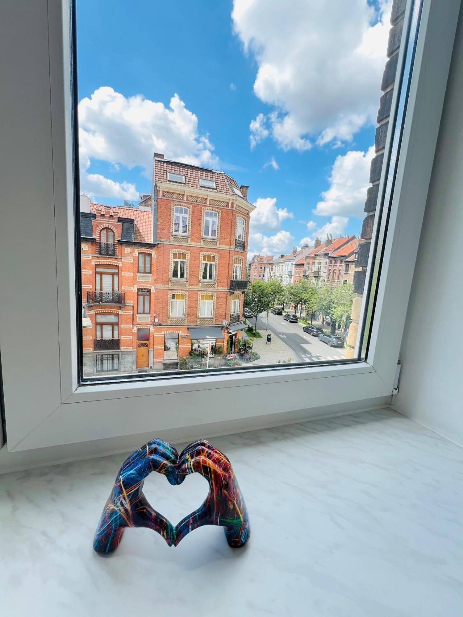 Renove Et Radieux A Bruxelles Экстерьер фото