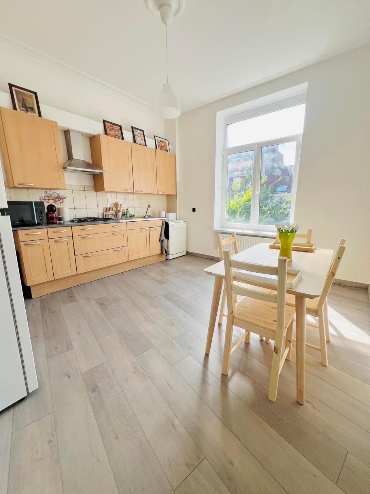 Renove Et Radieux A Bruxelles Экстерьер фото